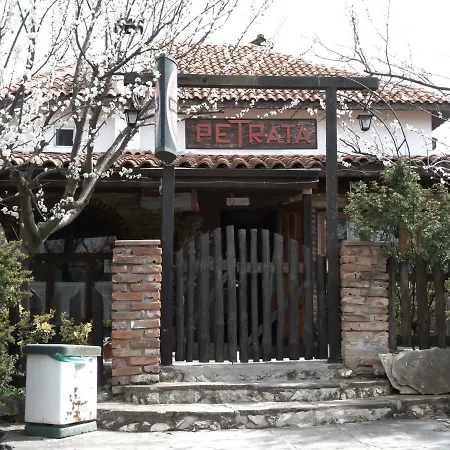 House Nyaraló *