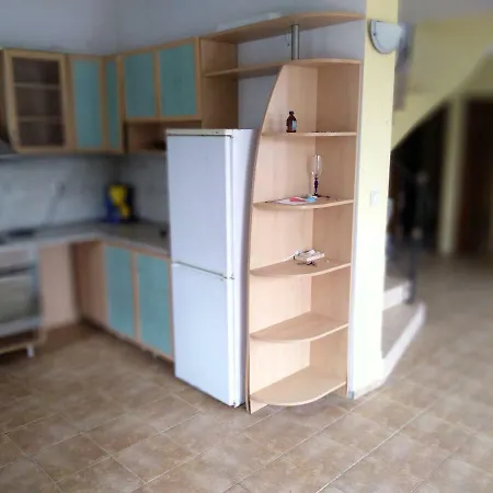House Nyaraló Bliznaci